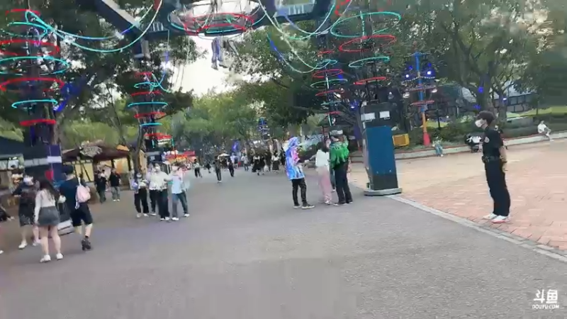 【2022-10-24 17点场】赖小峰：8点看LVG决赛~