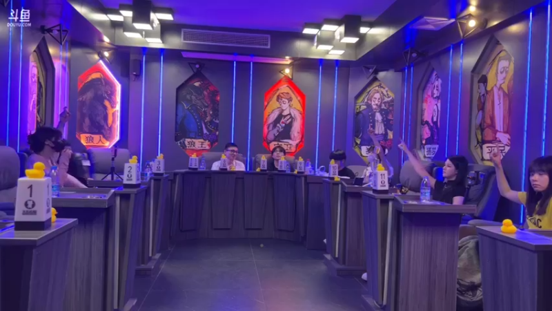 【2022-10-23 20点场】imxiaoxin：【✘-✘】户外来咯！