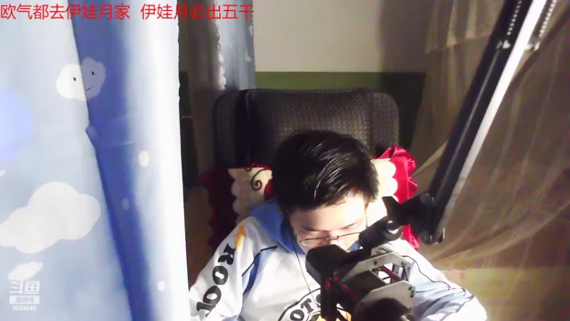 【2022-10-23 01点场】美少女战士5：一百万人正在观看的身残志坚主播