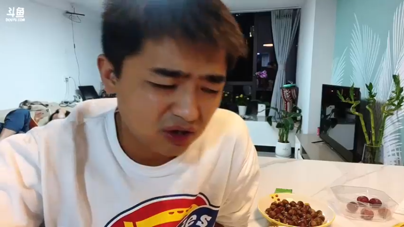 【2022-10-24 23点场】主播阿郎：320155每天给你添的堵