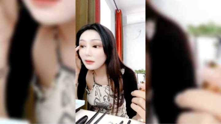 美女小姐姐早说直播化妆，今天真好看