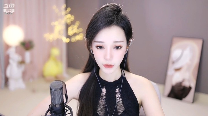 小姐姐说西双版纳比三亚消费低，适合旅游啊