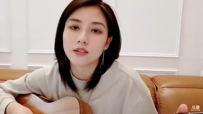 【2022-10-26 21点场】我是唐菲：我们半推半就的人生