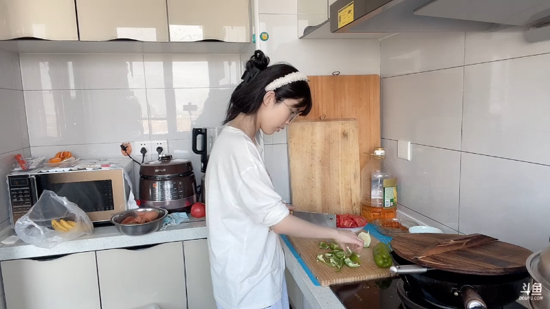 【英雄联盟】不2不叫周淑怡的精彩时刻 20221026 09点场