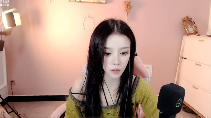 【2022-10-27 16点场】唐6儿：小奶团 今天是黑毛妹妹