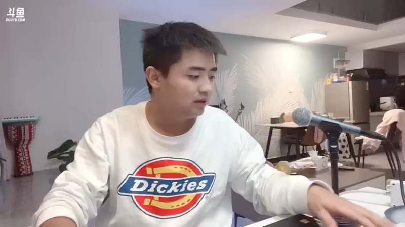 【2022-10-27 03点场】主播阿郎：320155每天给你添的堵