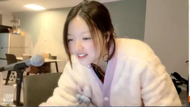 【2022-10-27 01点场】主播阿郎：320155每天给你添的堵