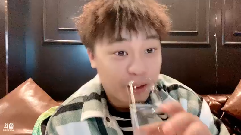【2022-10-27 21点场】阿二Ayer：阿二晚上八点播！！钻石四倍！