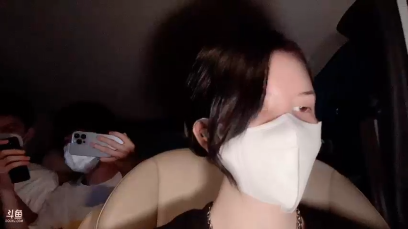 【2022-10-22 20点场】Kiki仔ovo：【kiki仔】出发三亚