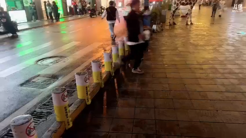 【2022-10-27 21点场】douyu小漠：熊熊漠漠男爵史诗级会面!!!