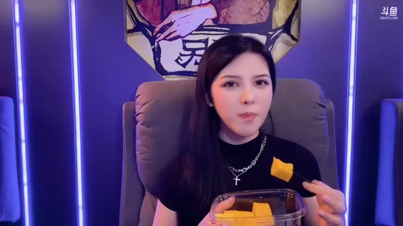 【2022-10-23 21点场】Kiki仔ovo：【kiki仔】三亚活动中