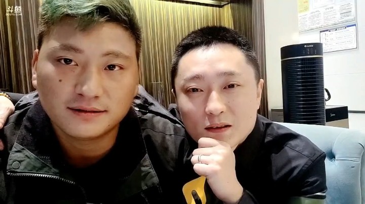 粗暴哥很久没来直播聊天了，说最近有节奏吗