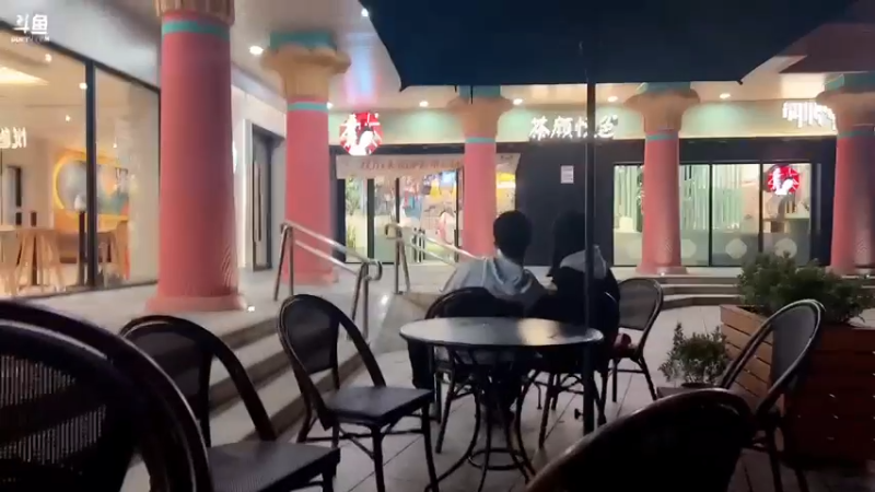 【2022-10-29 19点场】douyu小漠：请另一个美女吃饭！