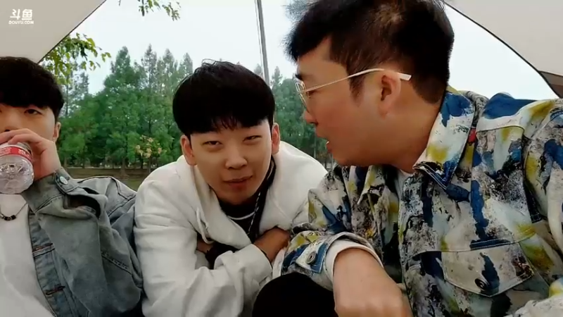 【2022-10-28 16点场】别问问就黑皮：今天晚点播呀～