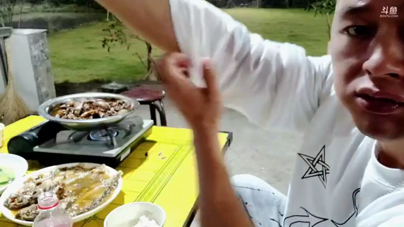 【2022-10-30 18点场】洪湖小肖：Xdm我们回湖北了