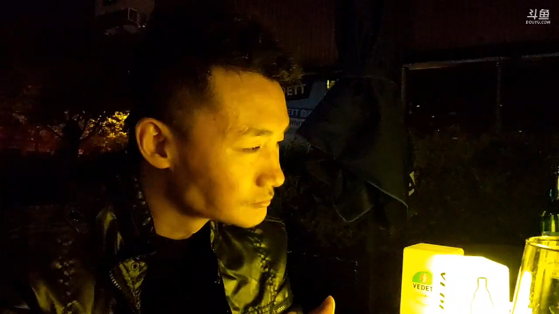 我在斗鱼看黑人毅直播户外