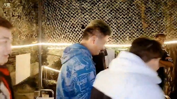 浩哥参观502基地，看看有哪些不如自己的