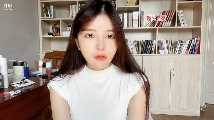 美女橙子直播聊天，今天安静了啊