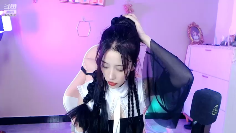 【2022-10-30 20点场】唐6儿：【小奶团】万圣夜快乐啊  嗷呜