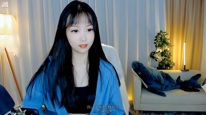 小姐姐挺可爱的啊