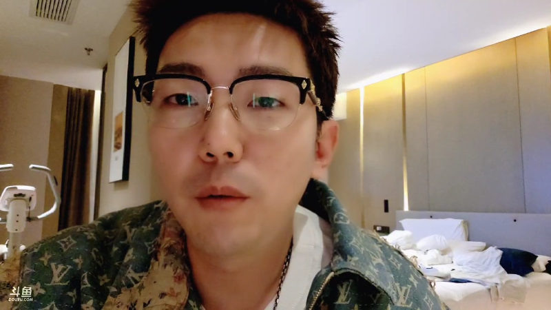 我在斗鱼看JSA丶北京小王哥直播户外