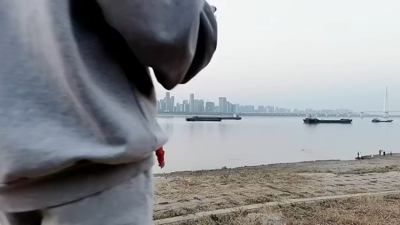 【2022-11-01 17点场】我是唐菲：江边追了一波日落