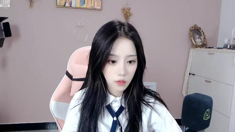 【2022-11-01 17点场】唐6儿：【小奶团】是你的6学妹吗~