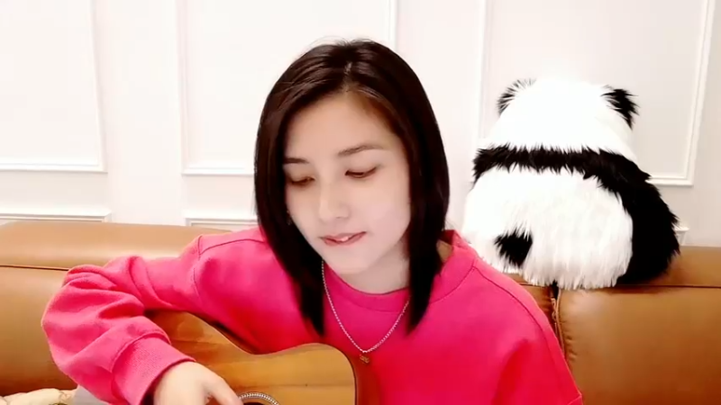 【2022-11-02 22点场】我是唐菲：我淋着雨等着公交