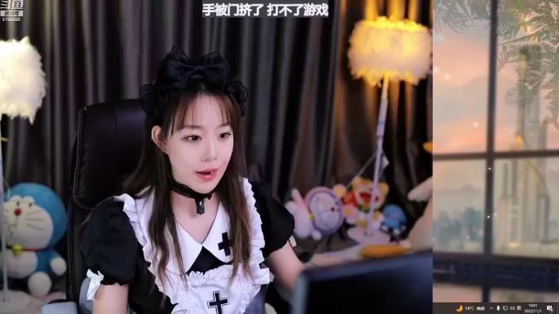 【2022-11-01 19点场】白鲨小叮当：手被门挤了....