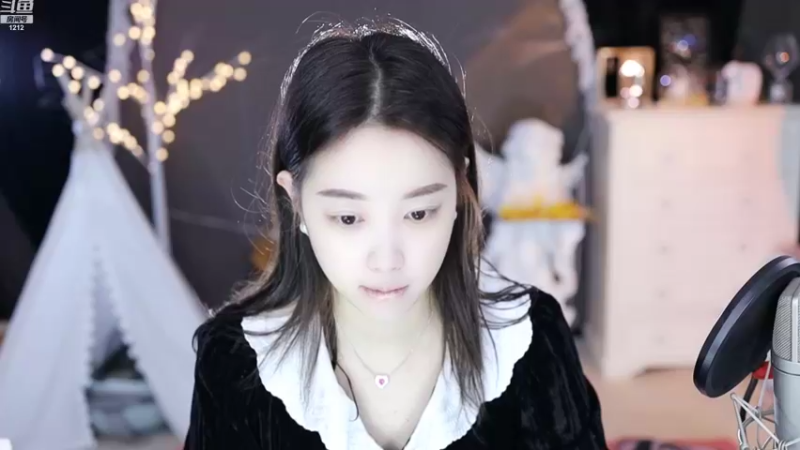 【2022-11-02 01点场】小肉球阿：爱笑的女孩运气不会差~~~