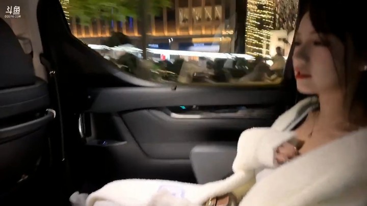 呆妹到成都第一个见面的女闺蜜是洛丽塔，好久不见还是好美