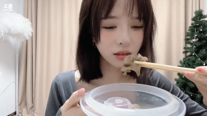 小栗吱直播连麦，结果有事走了