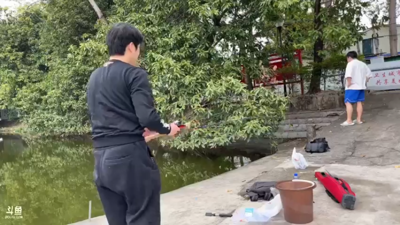 【2022-11-03 14点场】yjjimpaopao：这个天气，那就钓鱼