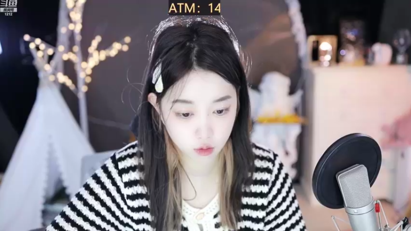 【2022-11-03 13点场】小肉球阿：爱笑的女孩运气不会差~~~