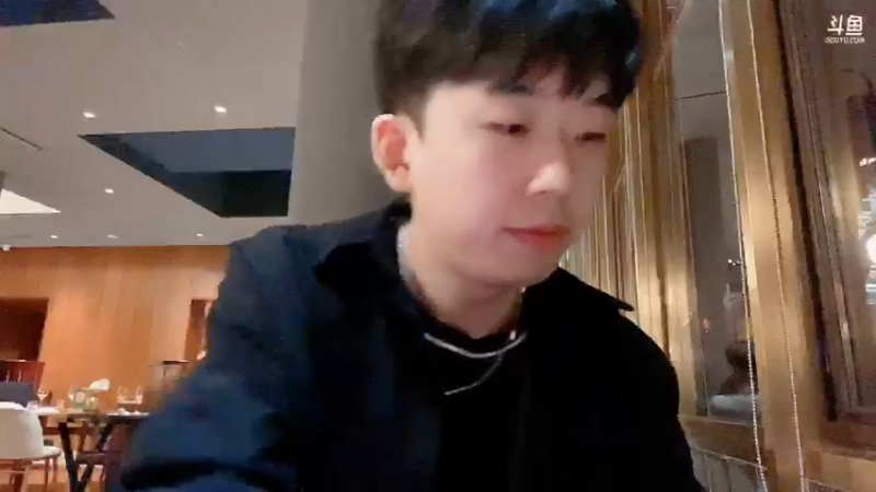 【2022-11-03 19点场】叁三QvQ：【小奶团】晚上和6姐户外唱歌一会见~