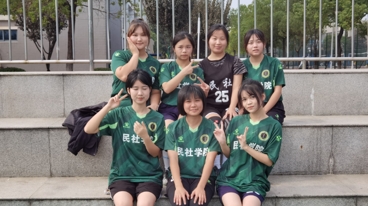 校运会对数统，进军四强！