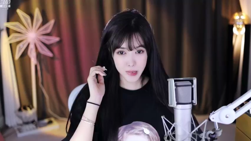 【2022-11-04 22点场】喵小莎：中午12点 晚上10.30