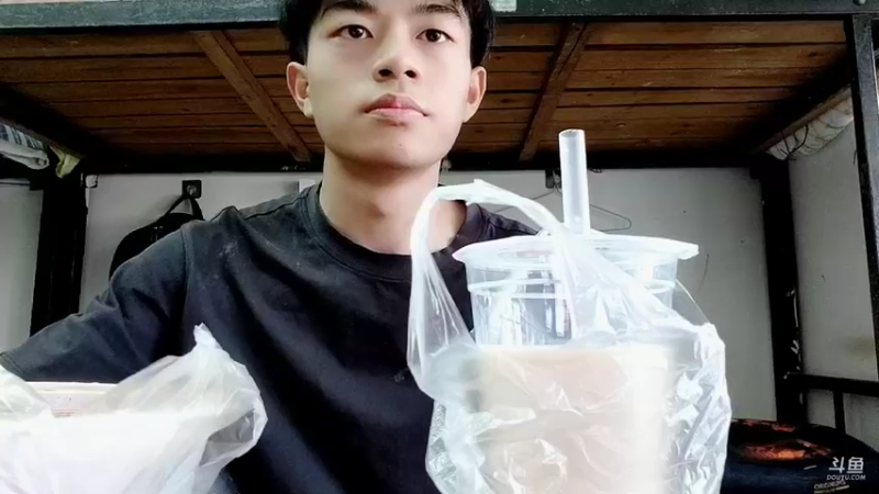 【2022-11-06 13点场】百变姑姑肖淑洁：鹏少:美好的校园生活第一天