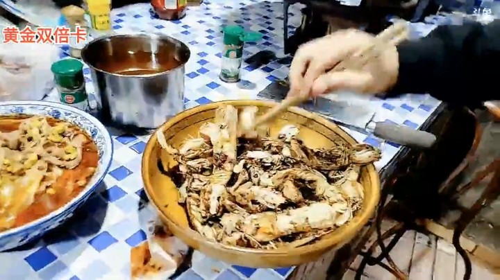 牙牙大厨上线，大家说认真做菜的牙牙很帅啊