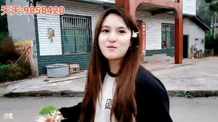 三娃说天天和周公子搂搂抱抱，周公子还想狡辩