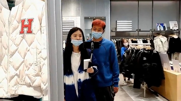 浩哥和王木木带儿子去买衣服，大家说小魔王撩妹高手