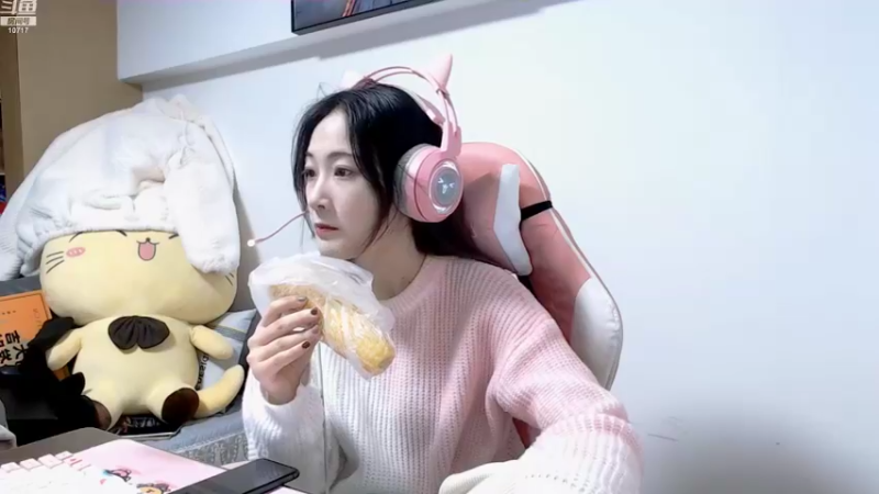 【2022-11-07 18点场】传情小小：小鹿：躺赢的来了~