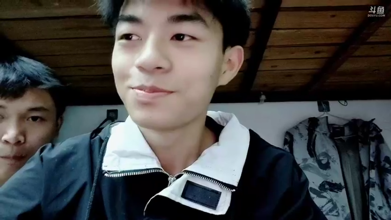 【2022-11-06 17点场】百变姑姑肖淑洁：二台鹏少:美好的校园生活第一天