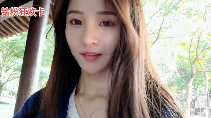 王木木带着儿子去游玩，小魔王好开心，还有胖叔叔拍摄