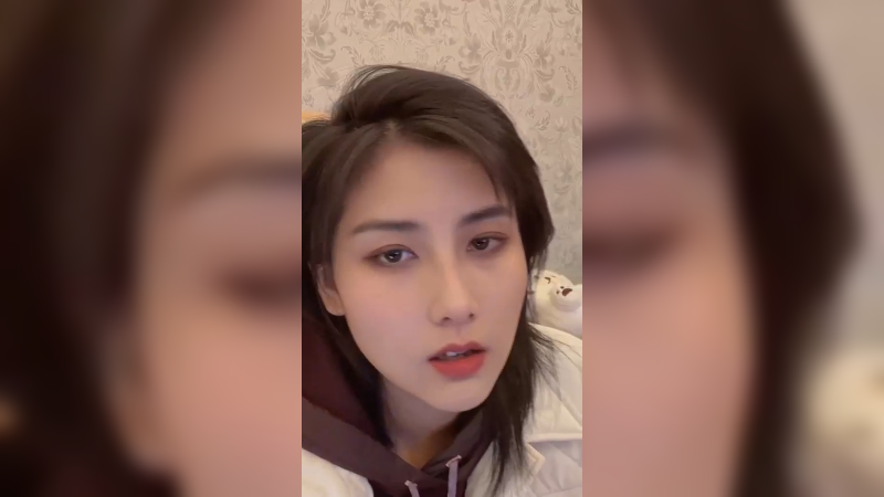 心碎了一地 捡不回从前的心跳