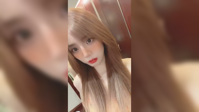 你能给我买杯奶茶吗 不是我没钱买嗷 是你买的比较甜
