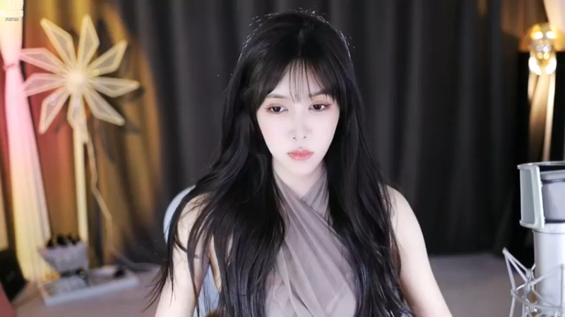 【2022-11-10 22点场】喵小莎：中午12点 晚上10.30