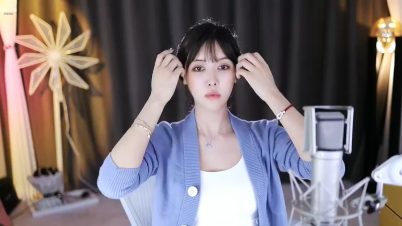 【2022-11-11 22点场】喵小莎：中午12点 晚上10.30