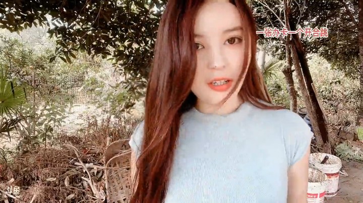 美女橙子真够意思，正能量主播，跳舞非常专业啊