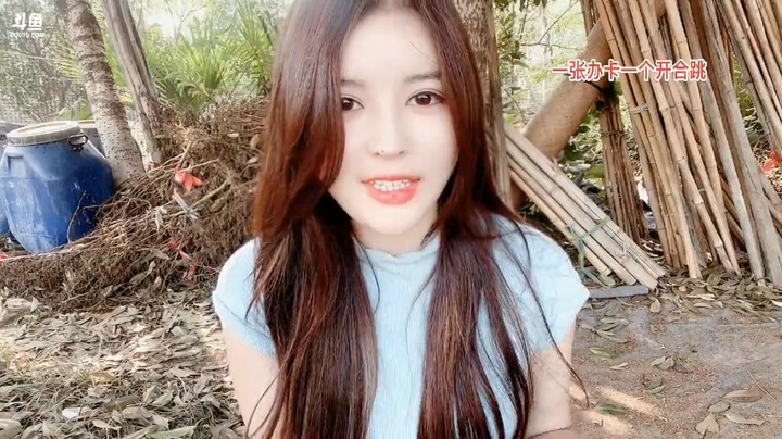 美女橙子说没牌子的人还说这说那，搞这些，真是搞笑